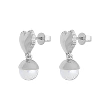 Load image into Gallery viewer, The Flame Heart Freshwater Pearl Earring in White Gold