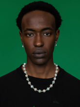 Load image into Gallery viewer, The Flame Heart Freshwater Pearl Earring in White Gold