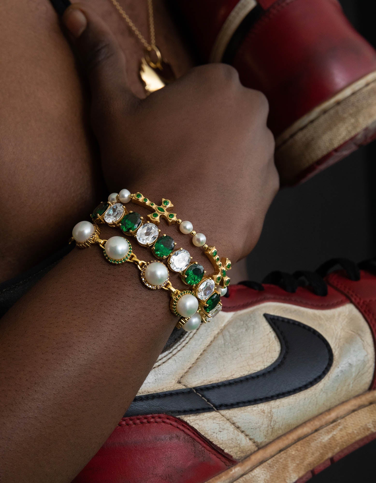 The Clear and Green Tennis Bracelet in Yellow Gold