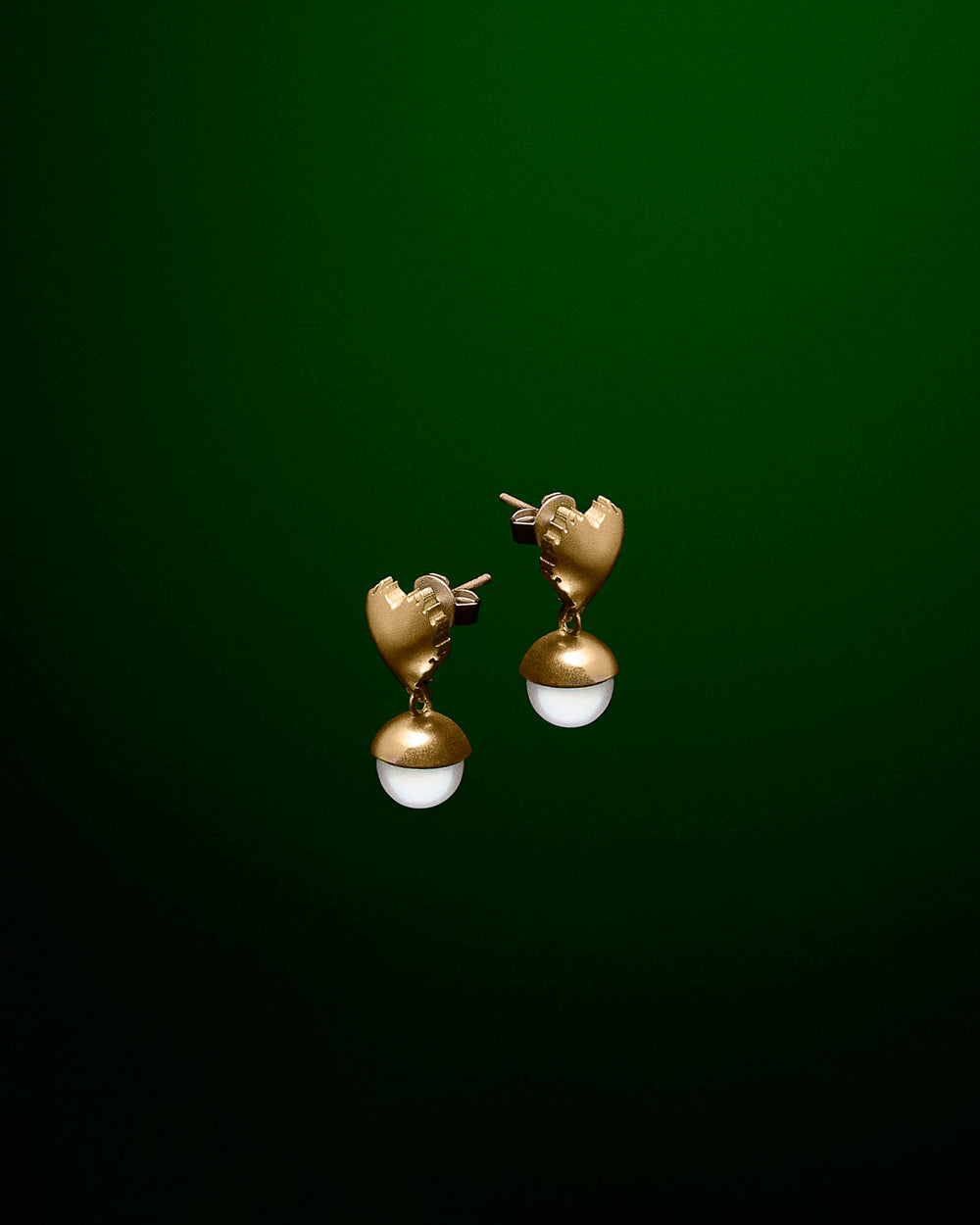 The Flame Heart Freshwater Pearl Earring in Yellow Gold