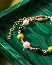Load image into Gallery viewer, The Single Multi Green Pearl Bracelet in Yellow Gold
