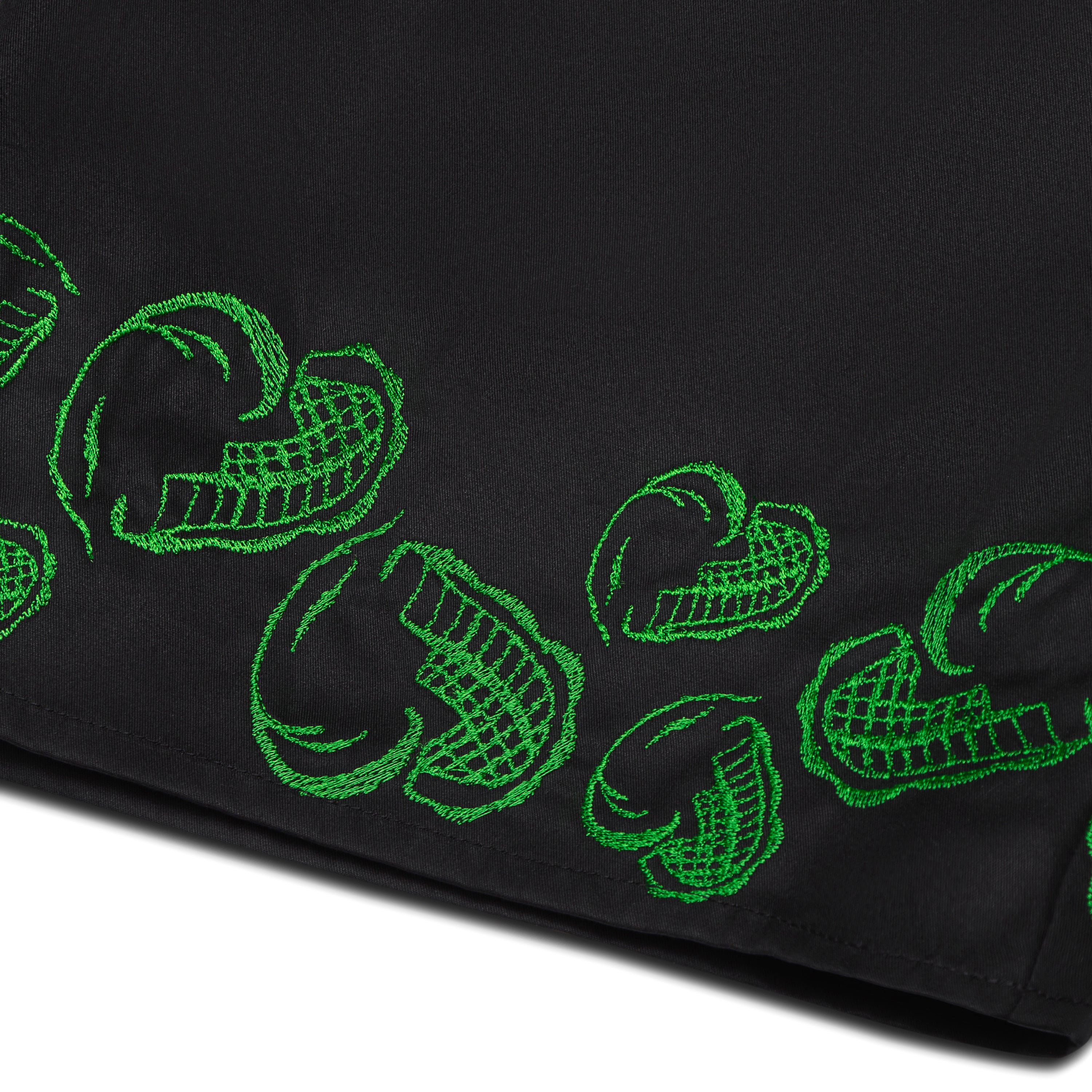 HEART EMBROIDERED SHORTS