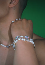 Load image into Gallery viewer, MACRO Green &amp; Pink Flower Freshwater Pearl Bracelet
