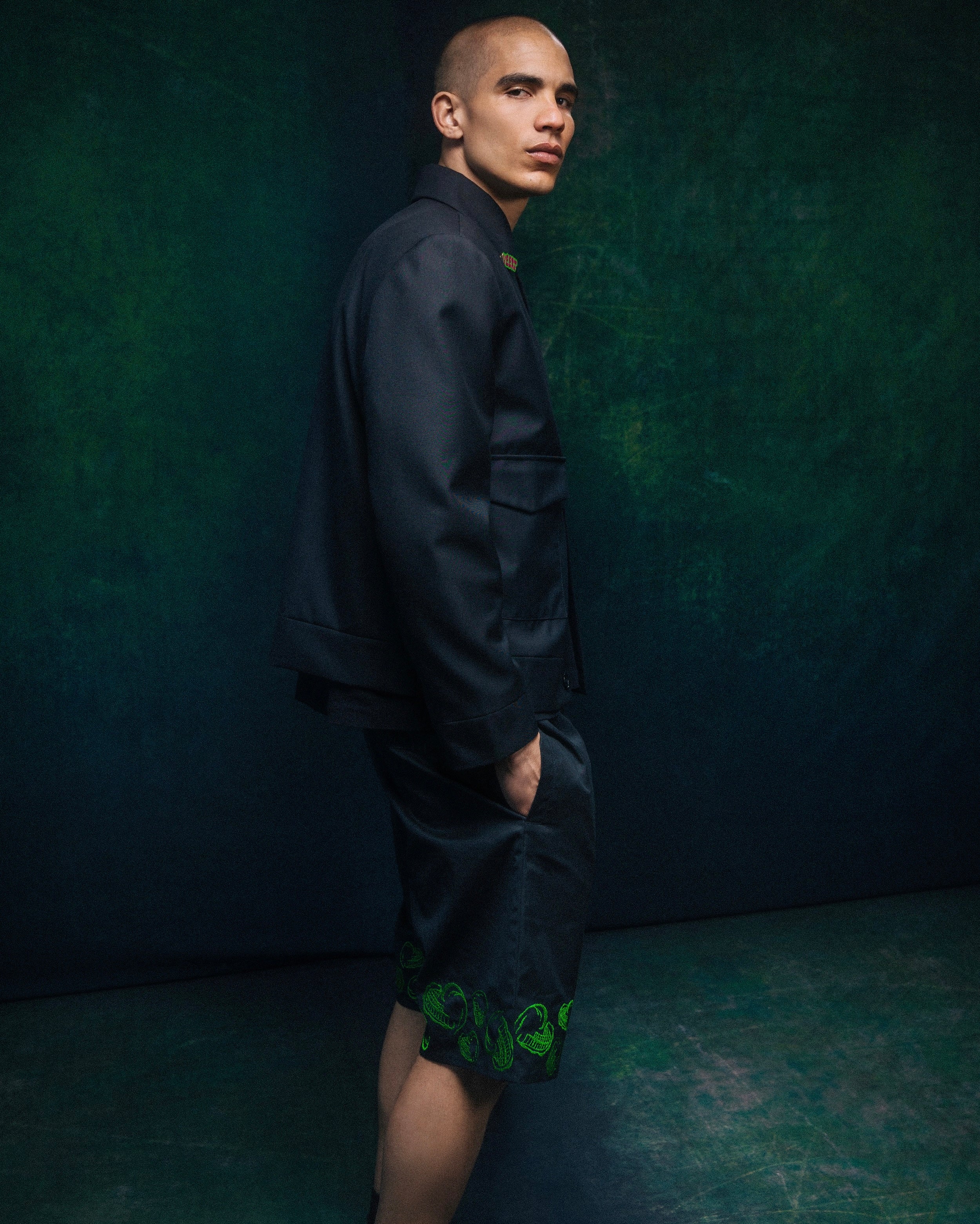 100% VIRGIN WOOL STRUCTURED JACKET WITH REMOVABLE PIN