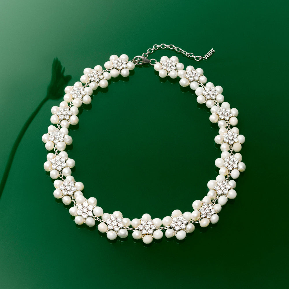 The 114 Pearl Clear Flower Necklace in White Gold