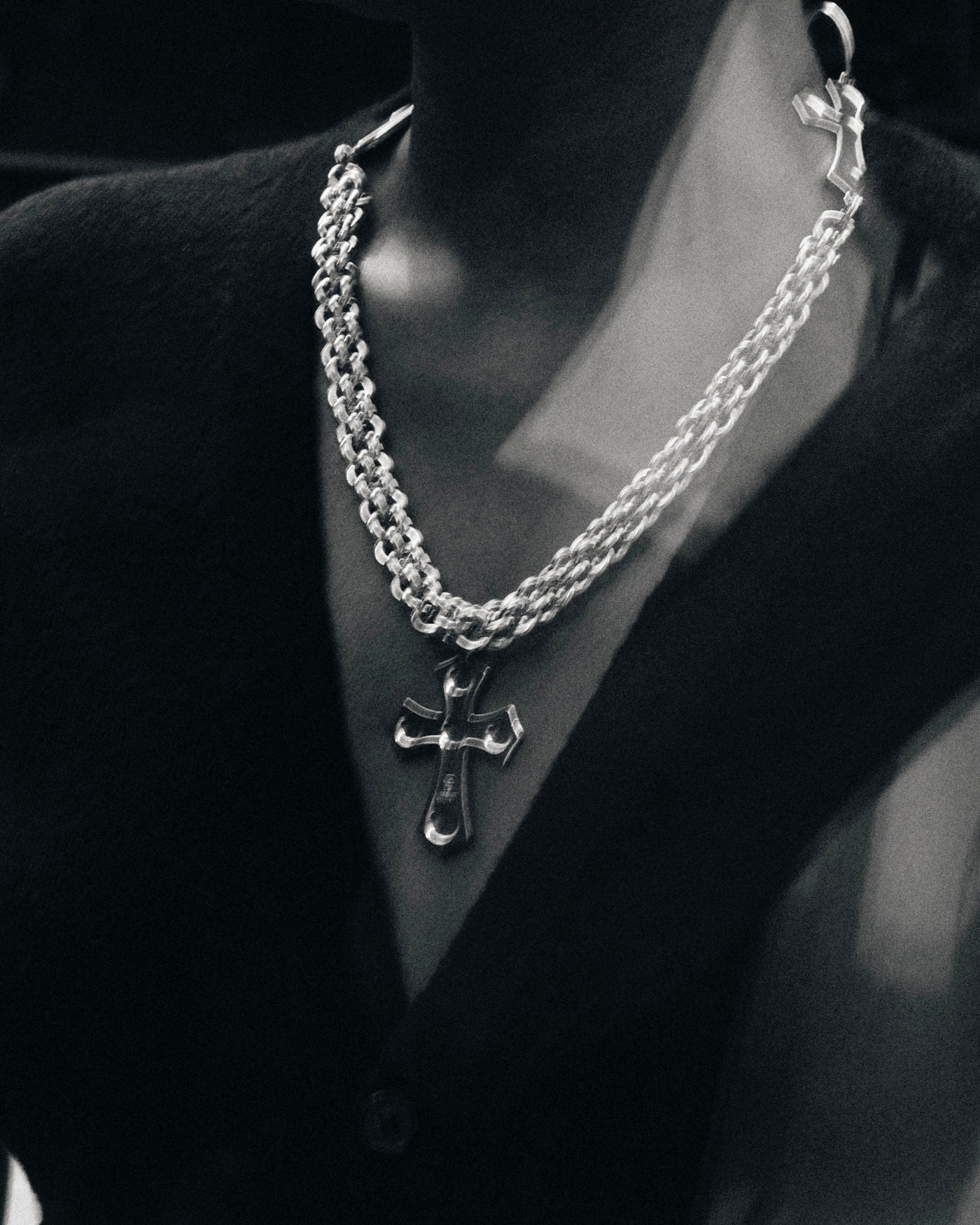 R13 x VEERT  Cross-Link Keychain