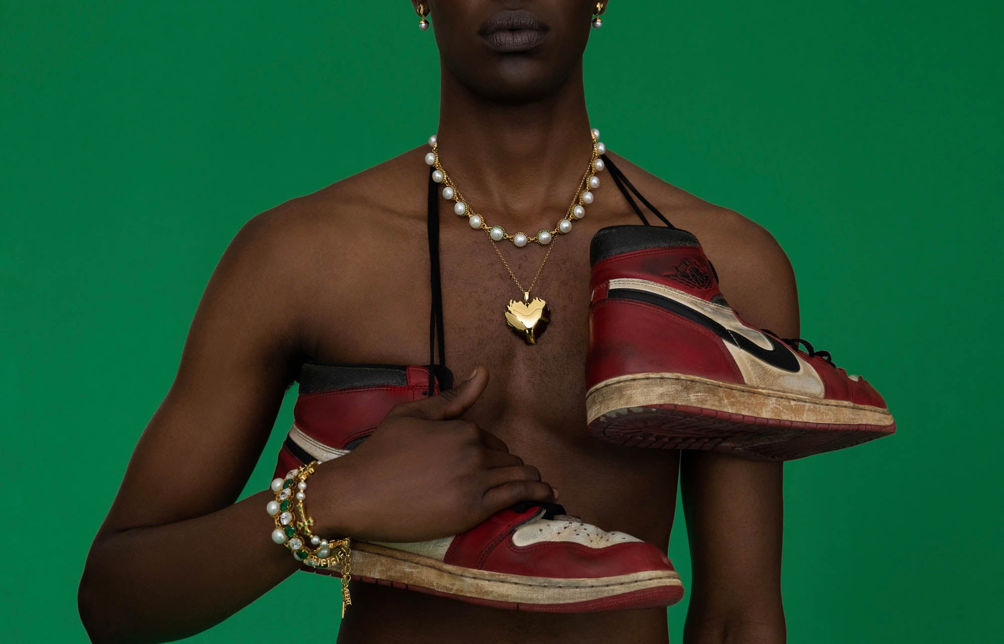 The Clear and Green Tennis Bracelet in Yellow Gold