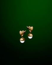Load image into Gallery viewer, The Flame Heart Freshwater Pearl Earring in Yellow Gold
