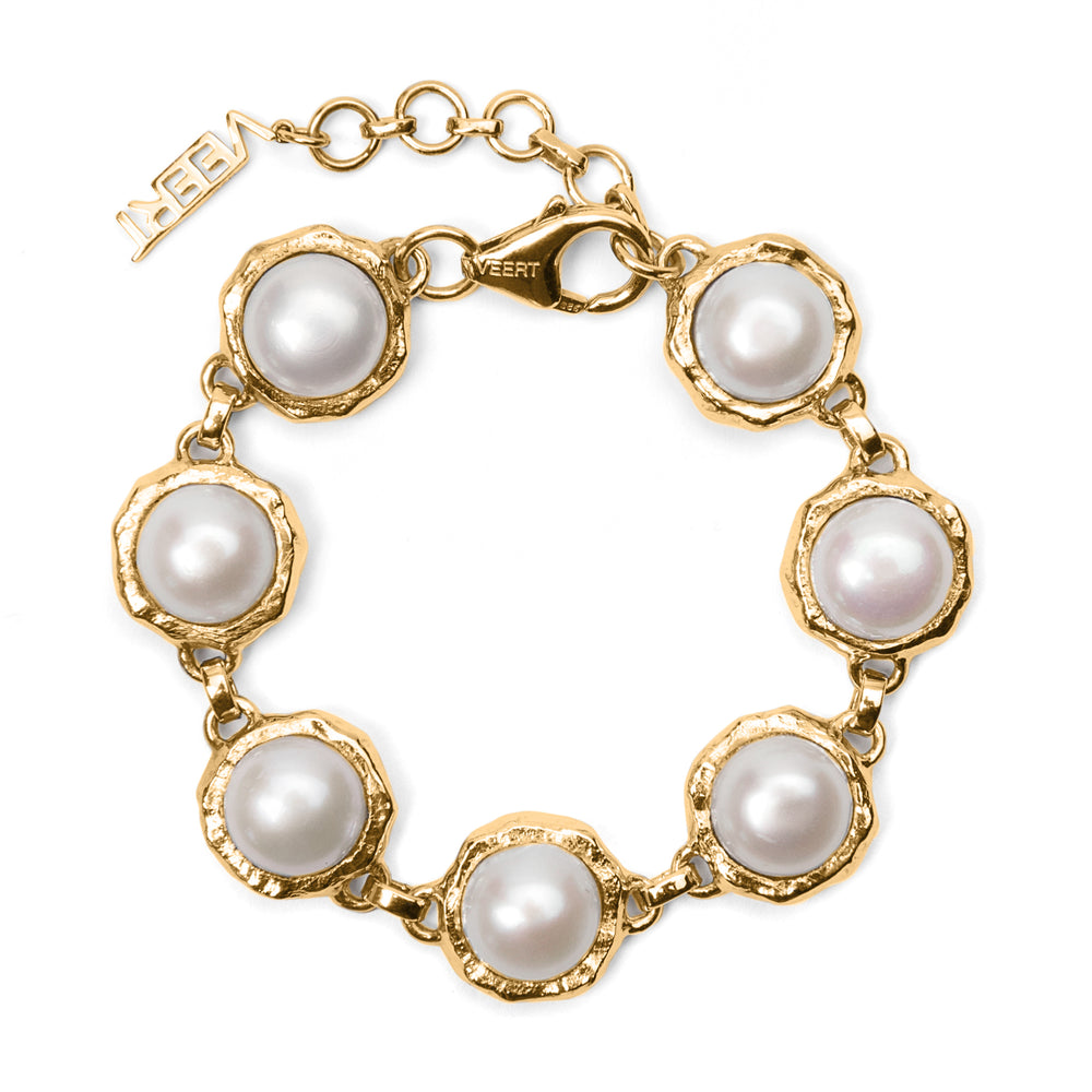 The Pearl Circle Bracelet in Yellow Gold