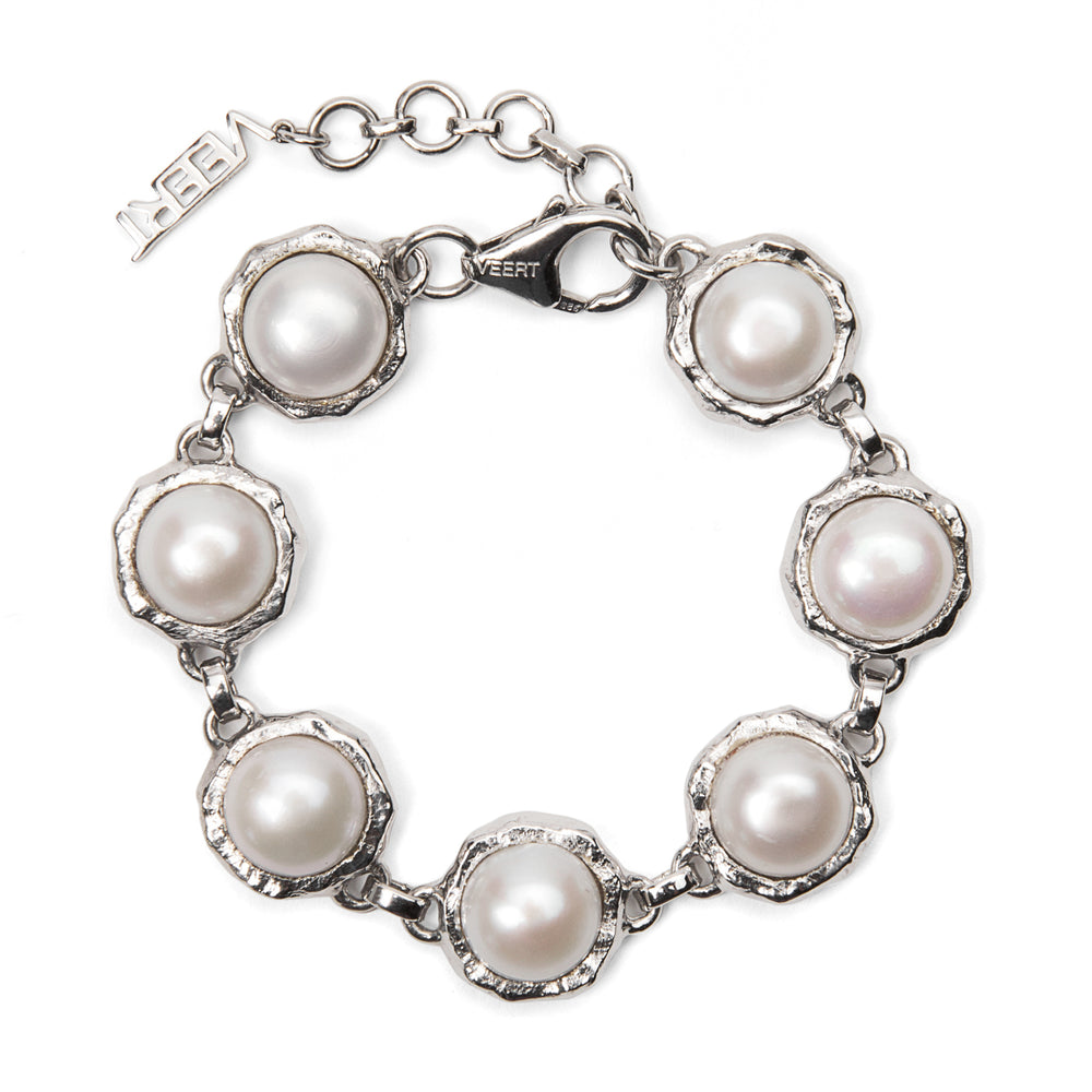 The Pearl Circle Bracelet in White Gold