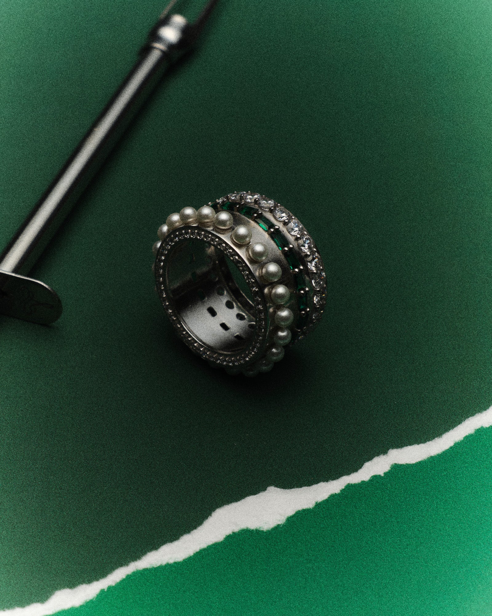 The Thick Layered Ring in White Gold