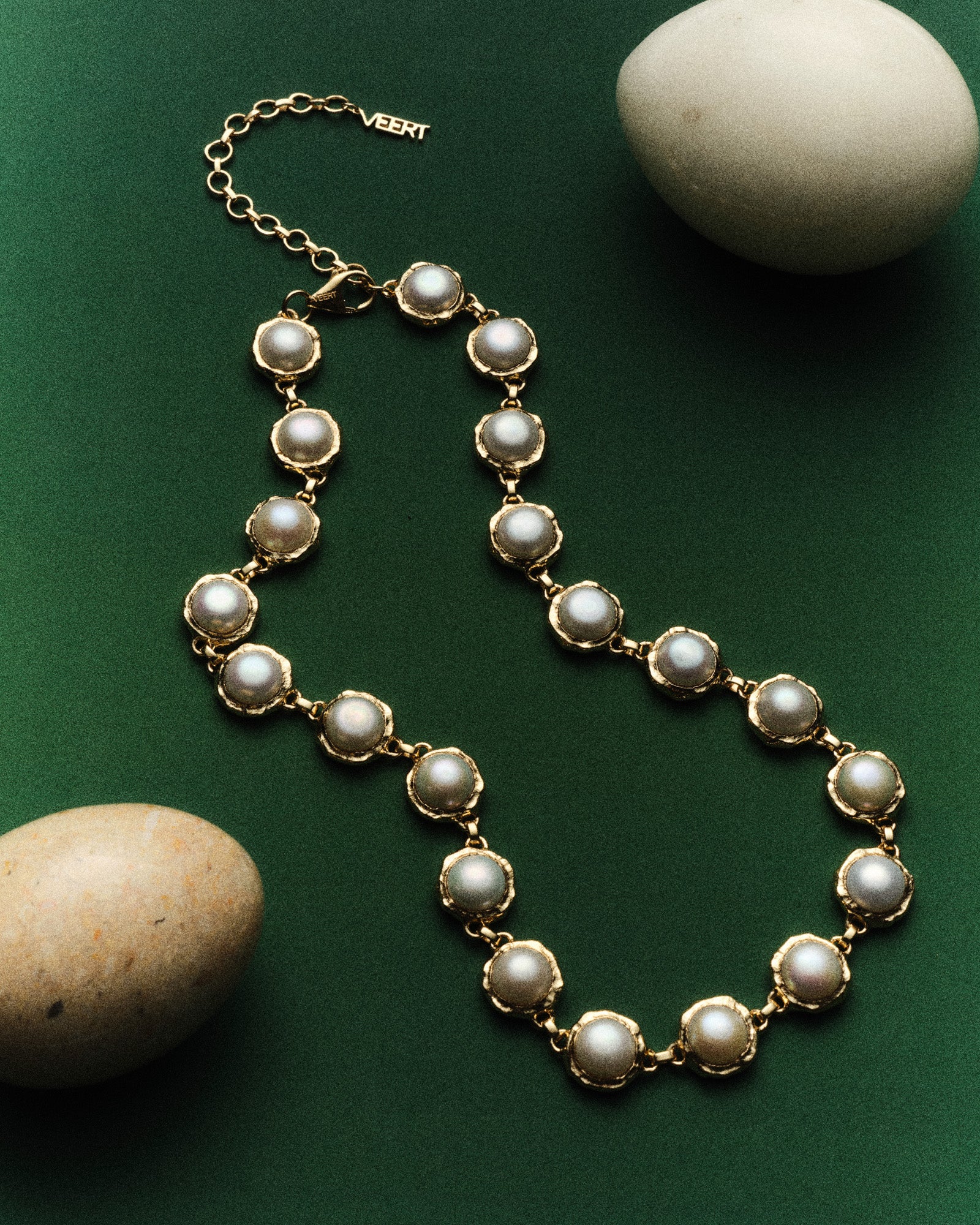 The Pearl Circle Necklace in Yellow Gold