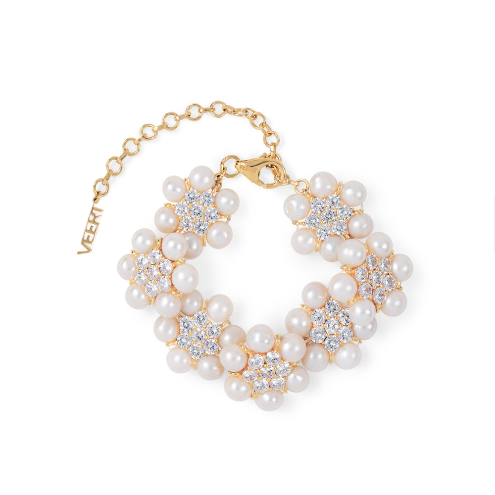 The 42 Pearl Clear Flower Bracelet in Yellow Gold