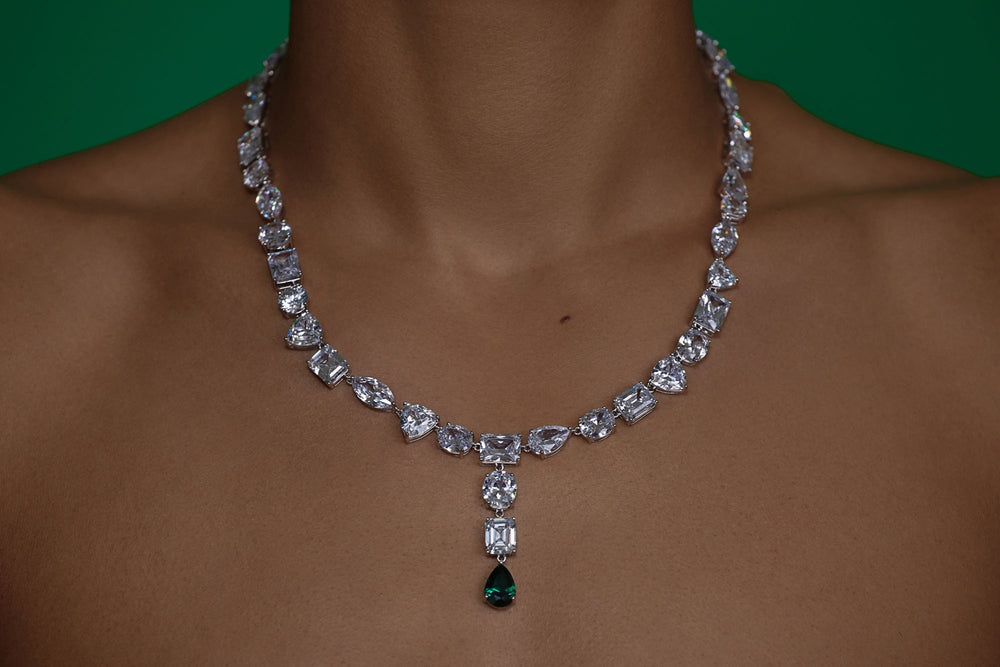 The Regal Drop Necklace in White Gold