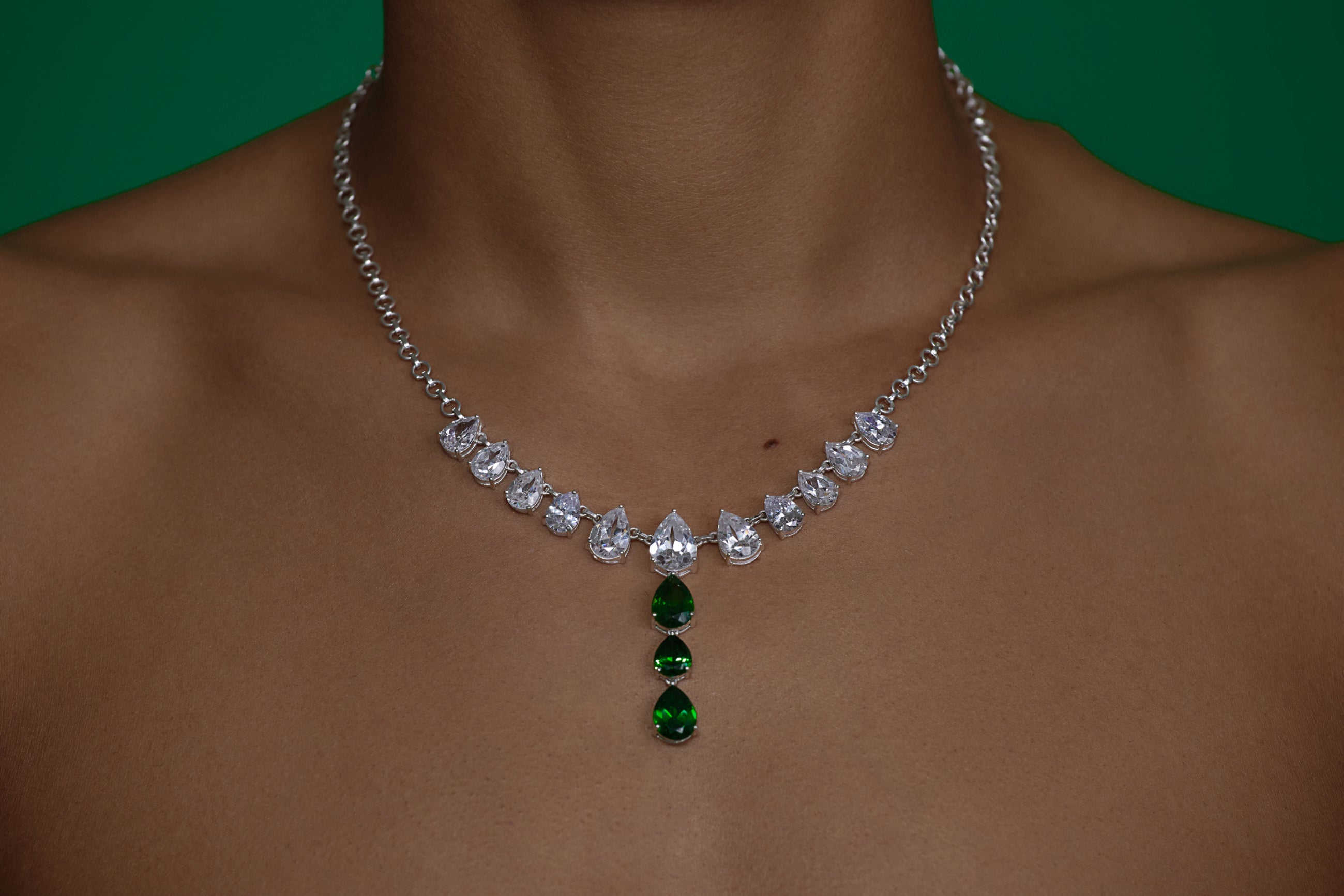 The Drop Chain in White Gold