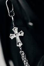 Load image into Gallery viewer, R13 x VEERT  Cross-Link Keychain
