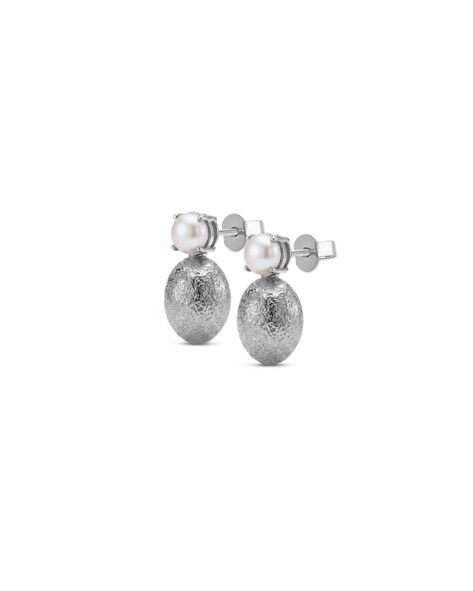 The Dome Pearl Earring in White Gold