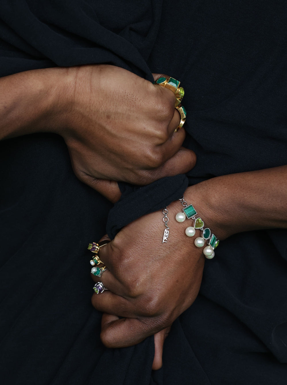 The Pearl Shape Bracelet in White Gold