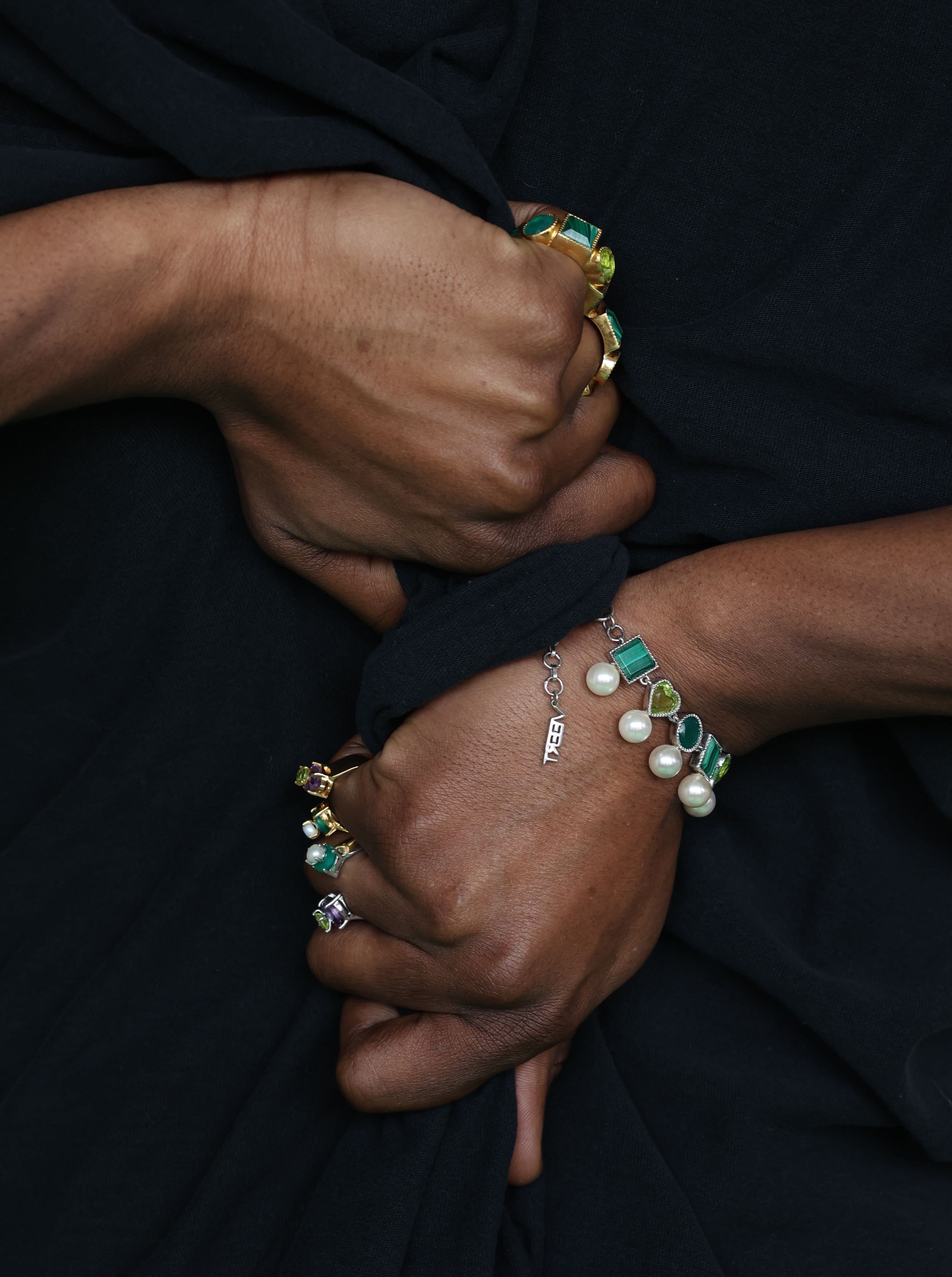 【関税込み】VEERT ゴールド＆グリーン The Shape リング VEERT - The Green Shape Ring in Yellow Gold