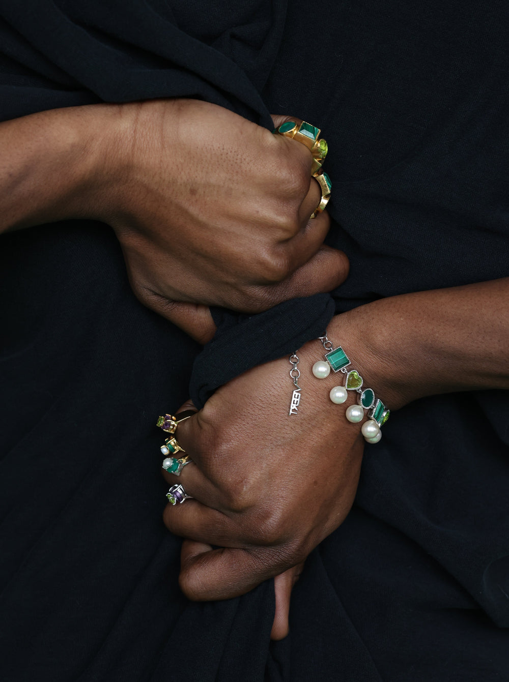 The Pearl Shape Bracelet in Yellow Gold