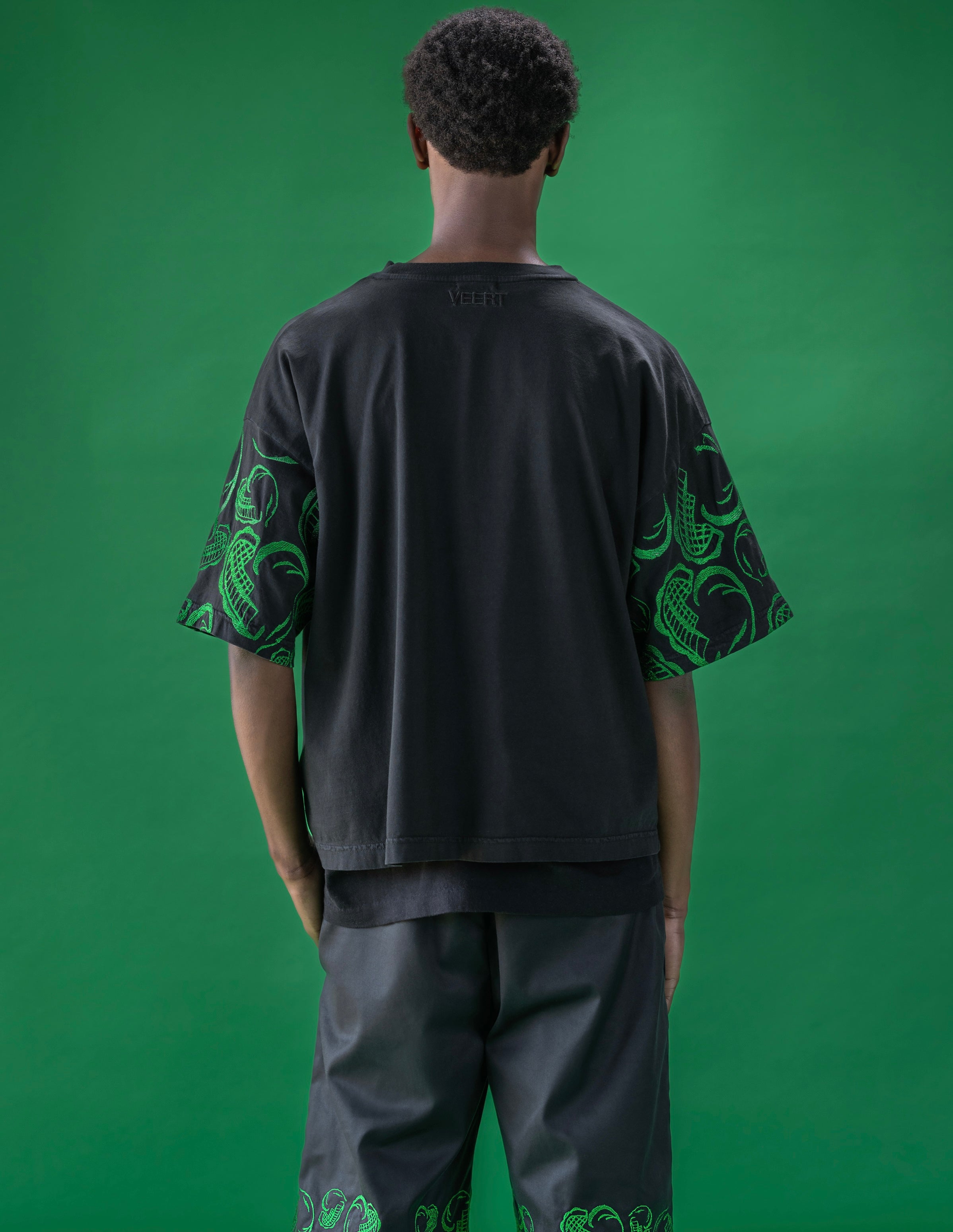 HEART EMBROIDERED T-SHIRT