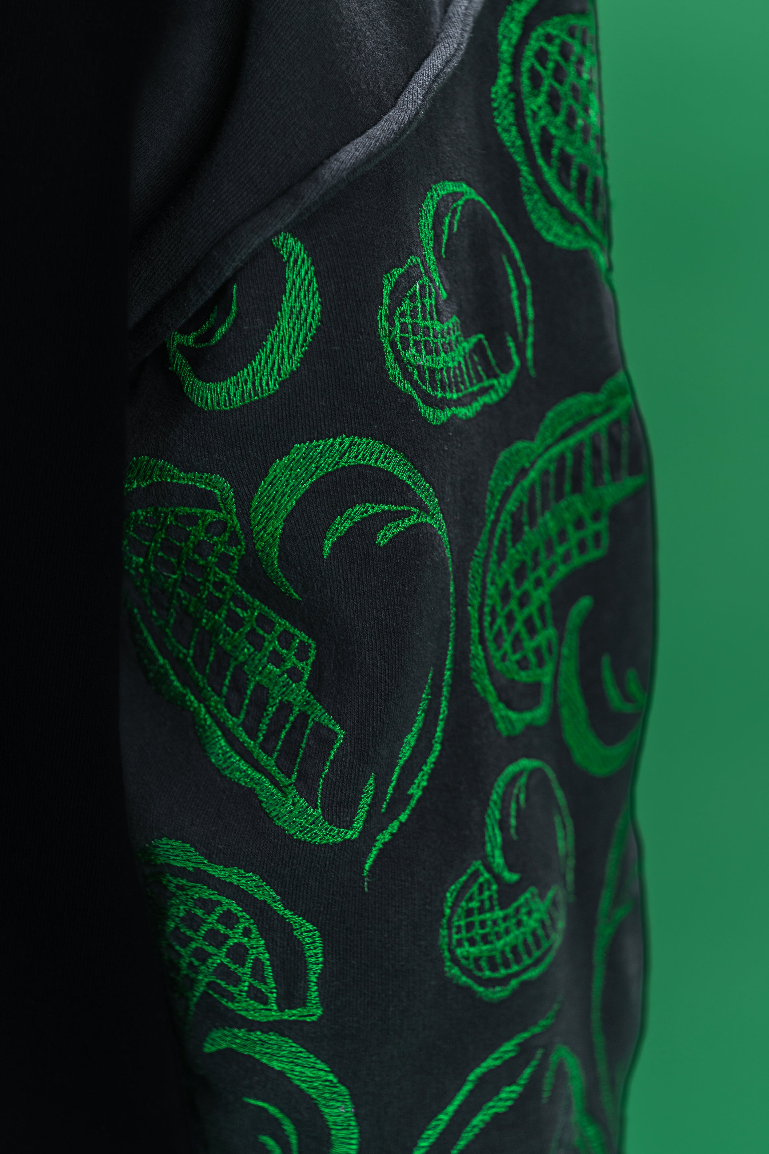 HEART EMBROIDERED HOODIE WITH FRESHWATER PEARLS ON STRING