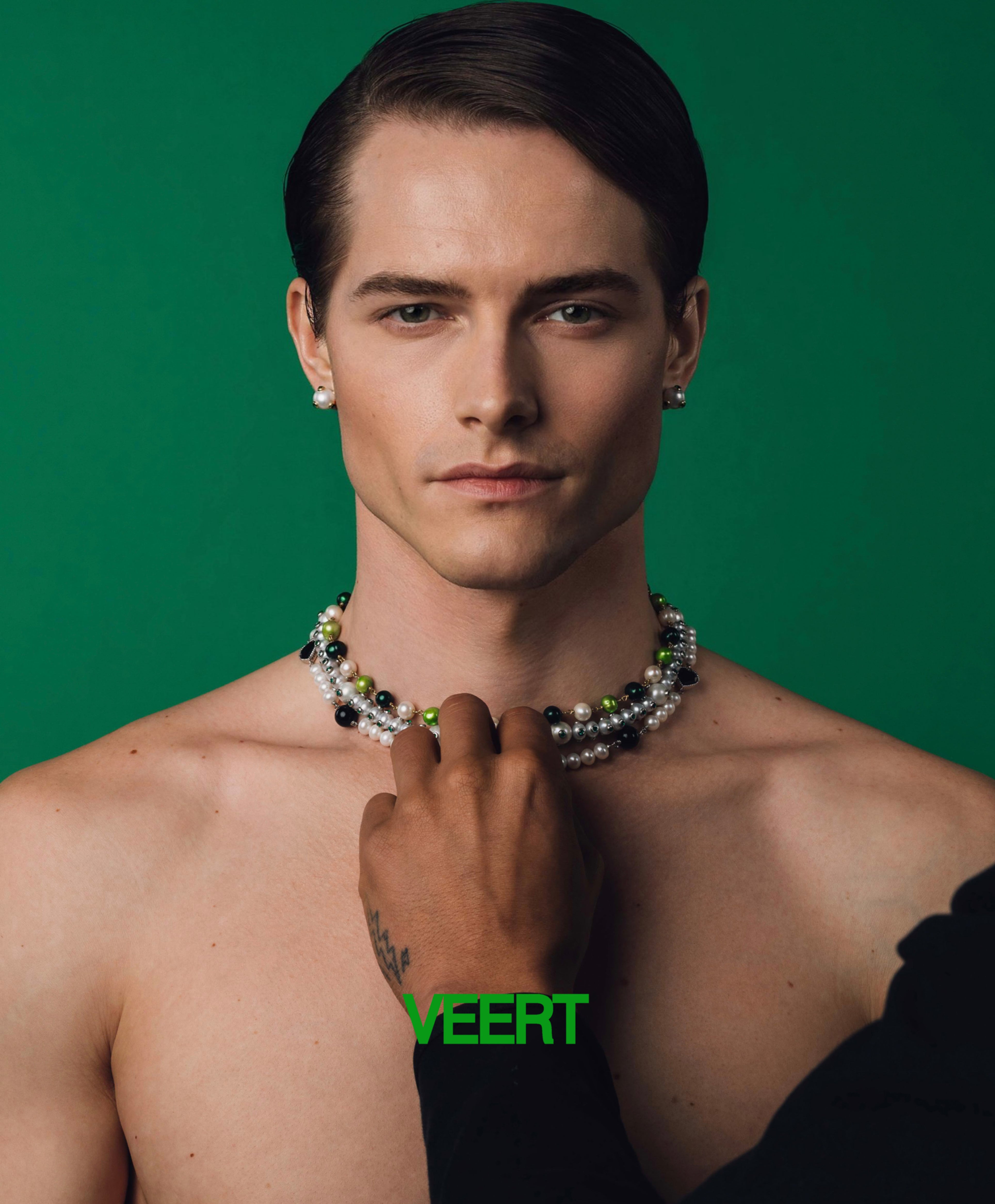 The Green Polka Dot Freshwater Pearl Earring Pair in Yellow Gold