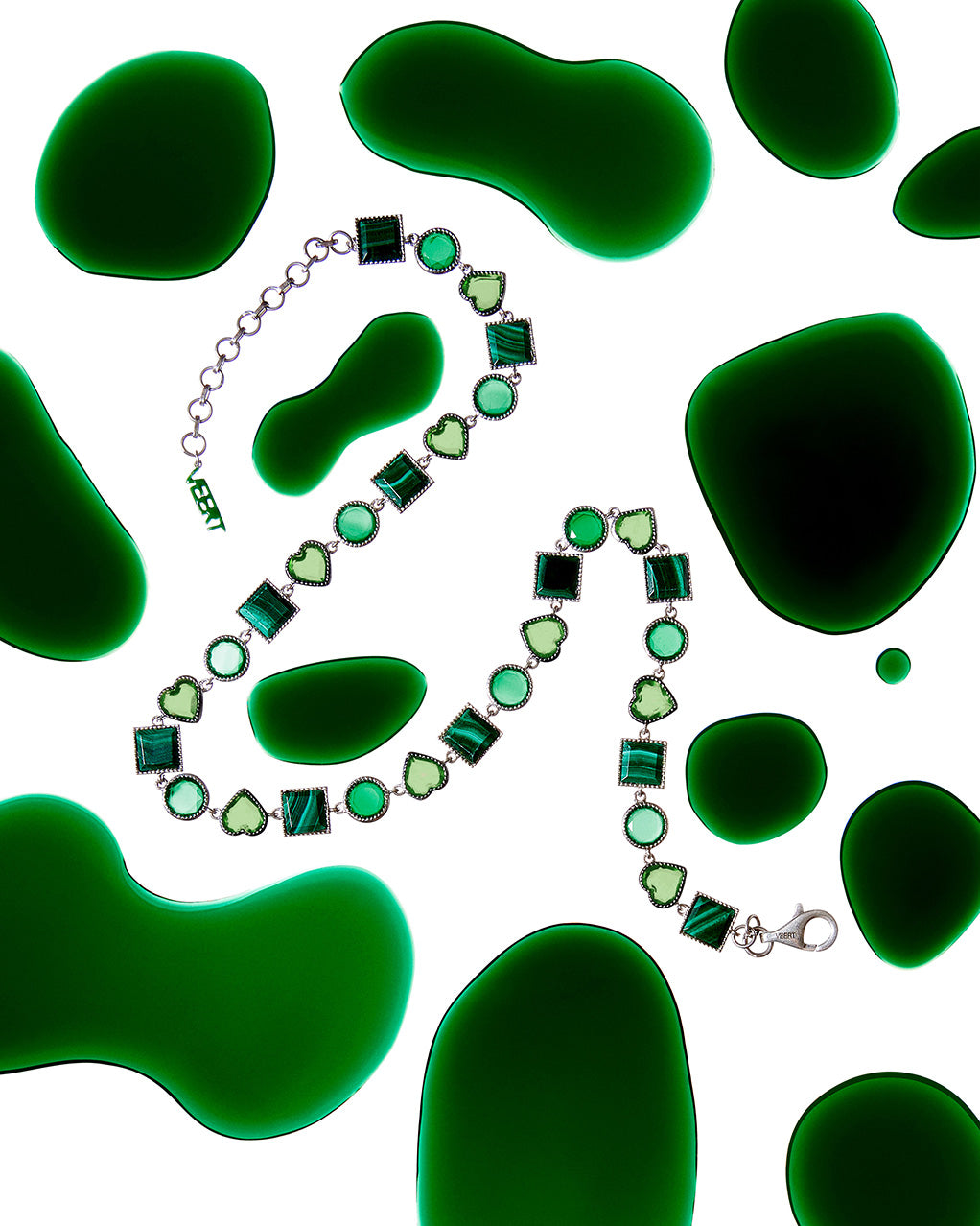 VEERT - The Green Shape Necklace in White Gold